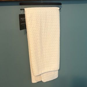 NWT Black Forest Throw Blanket